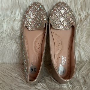 *NEW* Forever Comfort Bedazzled Flats